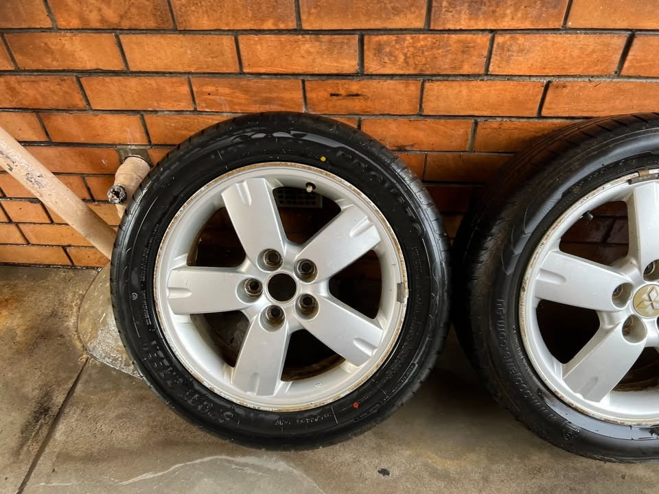 Mitsubishi Outlander 17" Alloy Wheels with Tyres