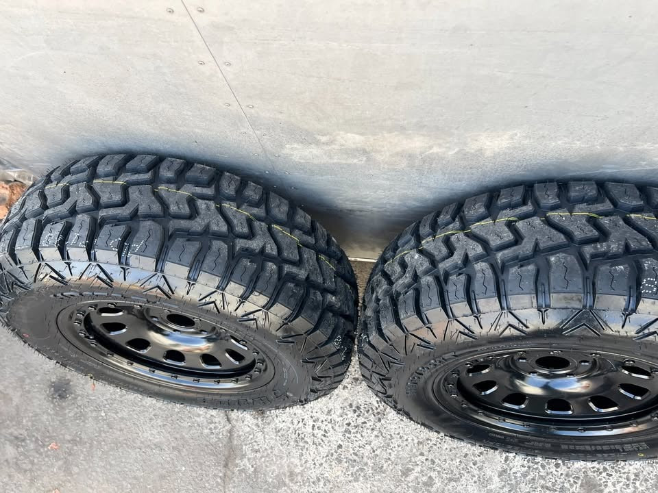 Imitation Beadlock 17" Steel Rims with R/T Tyres