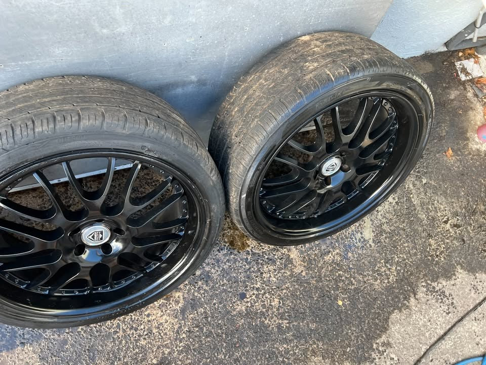 Madina Forged 22” Alloy Wheels with Good Tyres
