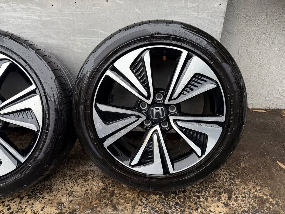 Honda Civic/Accord/HRV 17" Alloy Wheels with Tyres