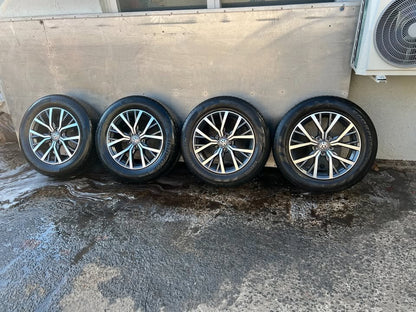 Volkswagen Tiguan 17" Alloy Wheels with Excellent Tyres
