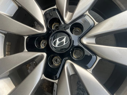 Hyundai 18" Alloy Wheels with Tyres