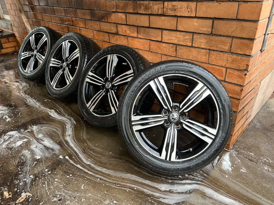 MG 17” Alloy Wheels with Good Tyres
