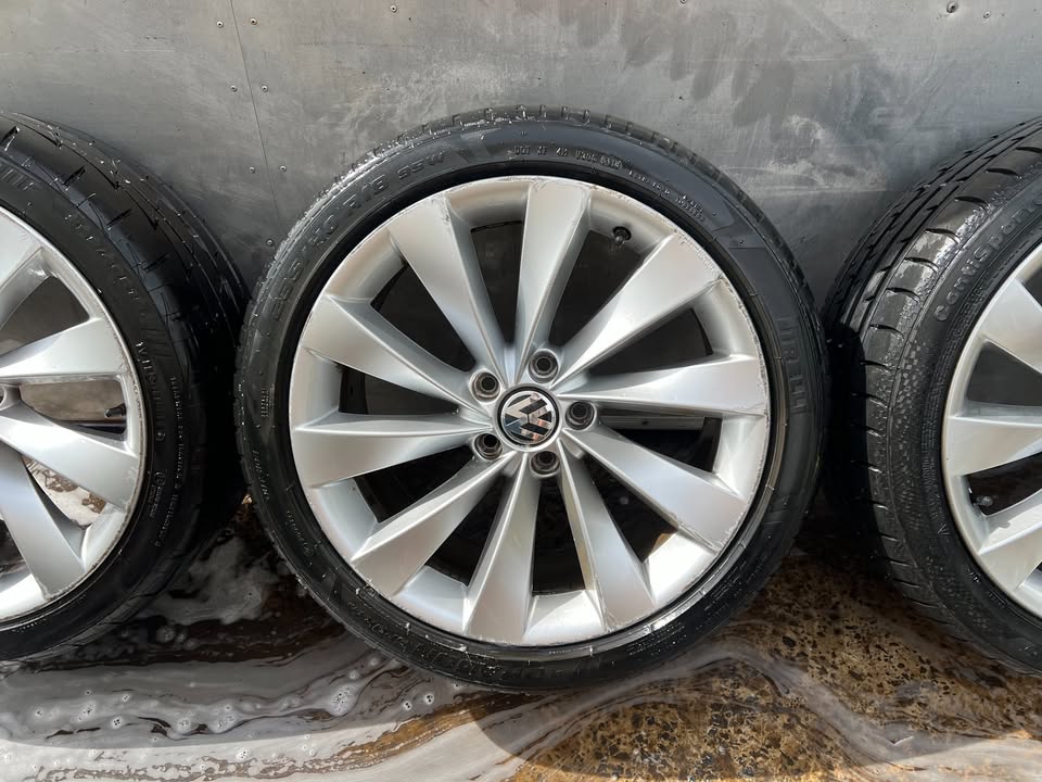 Volkswagen CC Interlagos 18" Alloy Wheels with Good Tyres