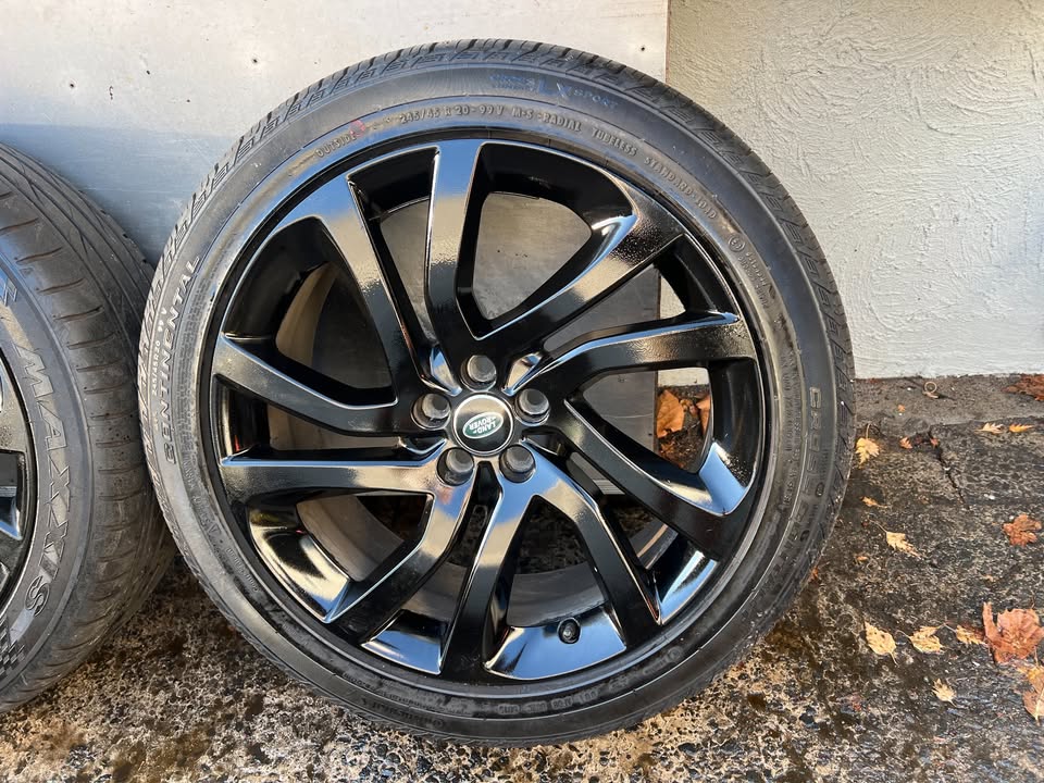 Land Rover Discovery Sport 20" Alloy Wheels with Tyres