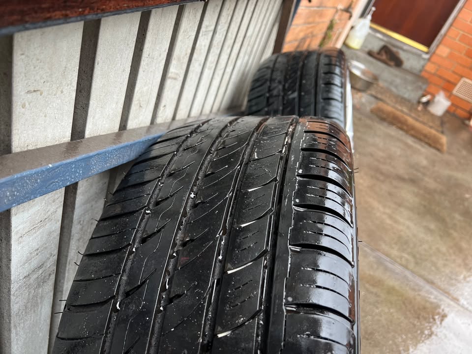 Volvo 20" Alloy Wheels with Excellent Tyres