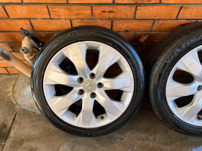 Honda Accord 17" Alloy Wheels with Very Good Tyres