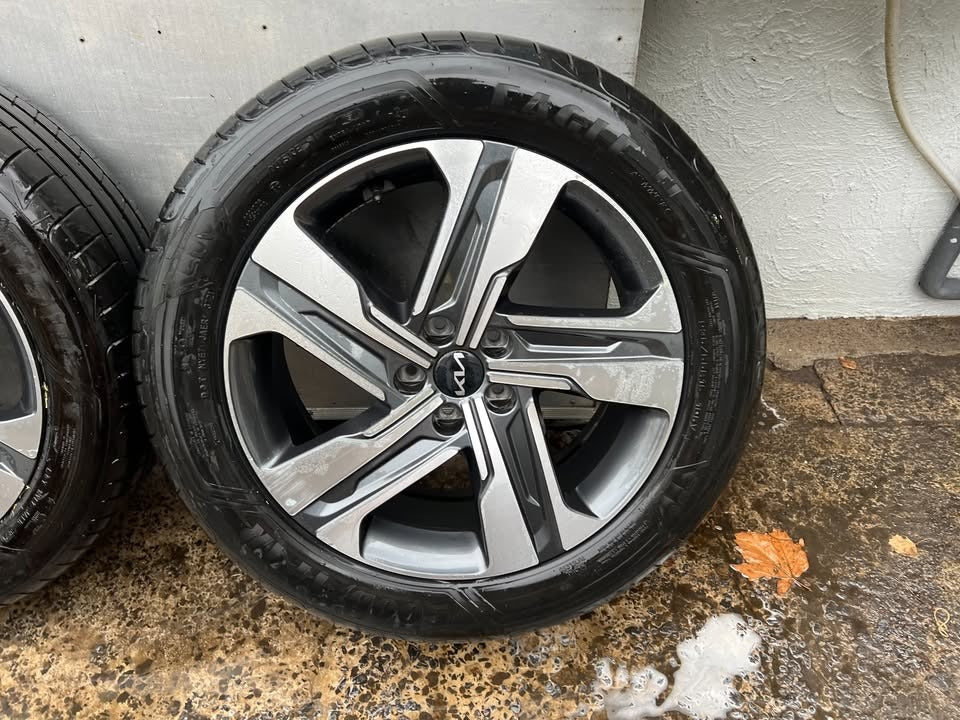Kia Sorento 19” Alloy Wheels with Goodyear Tyres
