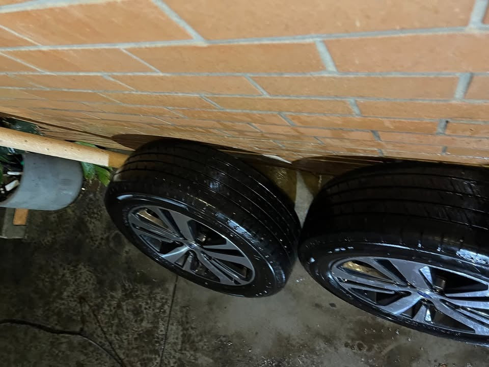 Subaru Forester 18" Alloy Wheels with Very Good Tyres