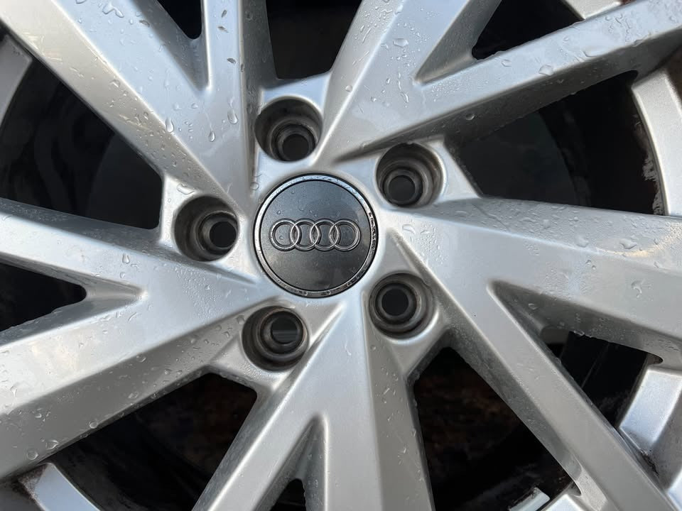 Audi Q3 17” Alloy Wheels with Bridgestone Turanza Tyres