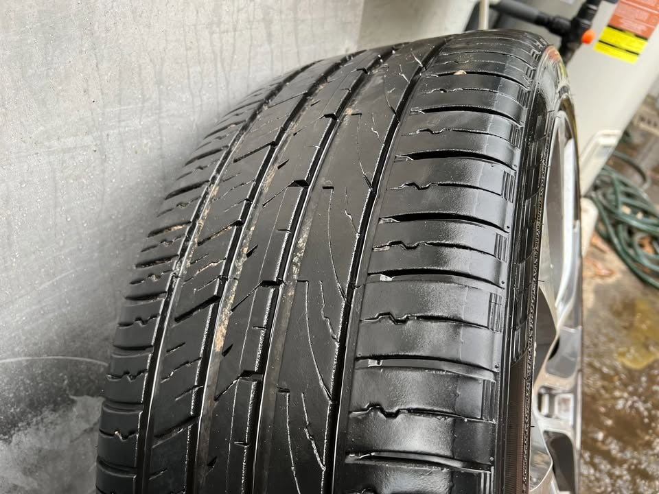BMW X5 22" Alloy Wheels with Tyres