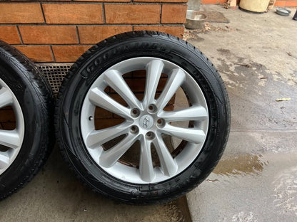 Hyundai 18" Alloy Wheels with Excellent Tyres