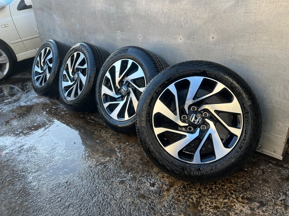 Honda Civic 16" Alloy Wheels with Tyres