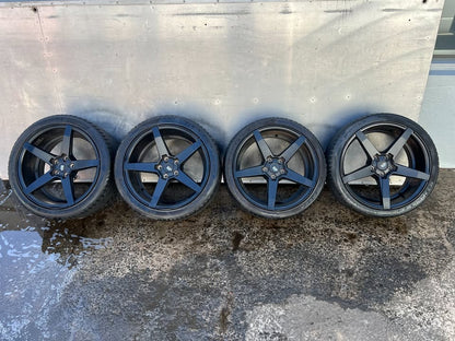 Savini Black Staggered 19" Alloy Wheels with Tyres