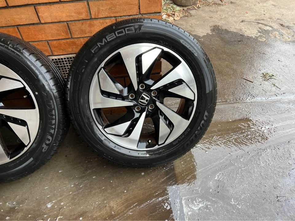 Honda CRV 18" Alloy Wheels with Dunlop Tyres Set of 5