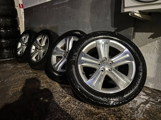 Toyota Kluger 19” Alloy Wheels with Michellin Tyres