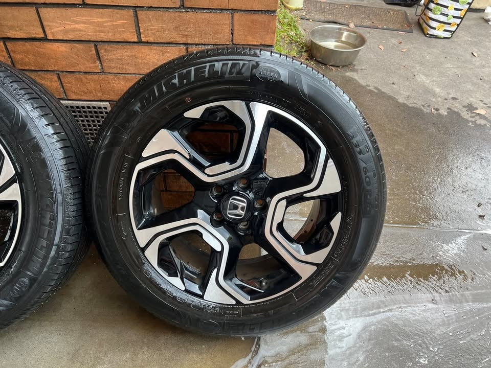 Honda CRV 18" Alloy Wheels with Michelin Tyres