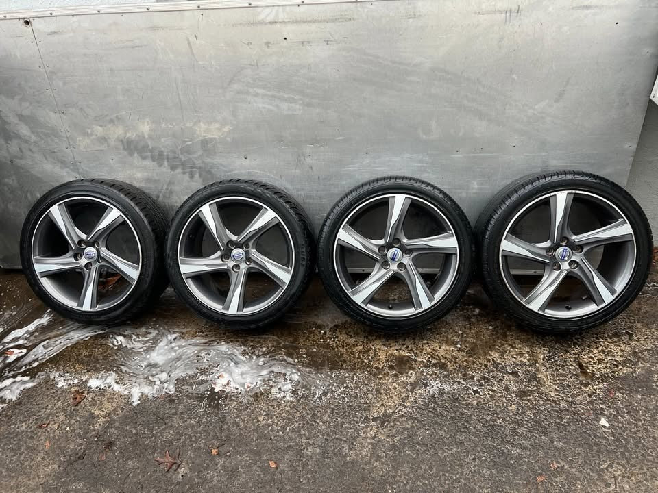 Volvo 18” Alloy Wheels with Good Tyres