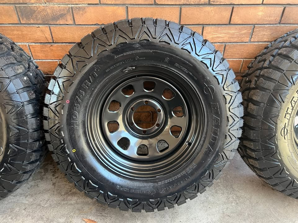 33" Rugged Terrain Tyres on 6 Stud Rims New