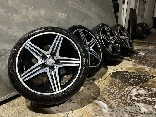 Mercedes AMG 18" Alloy Wheels with Excellent Tyres