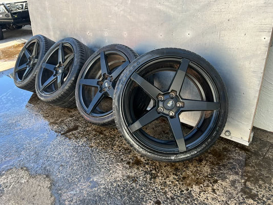 Savini Black Staggered 19" Alloy Wheels with Tyres