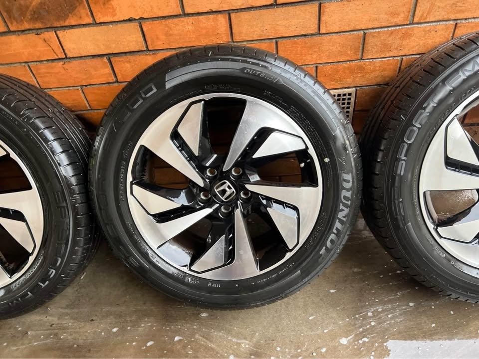 Honda CRV 18" Alloy Wheels with Dunlop Tyres Set of 5