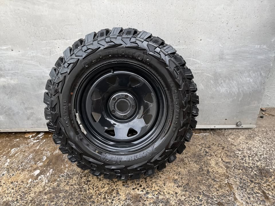 32" Mud Tyre on 5 Stud Steel Rim