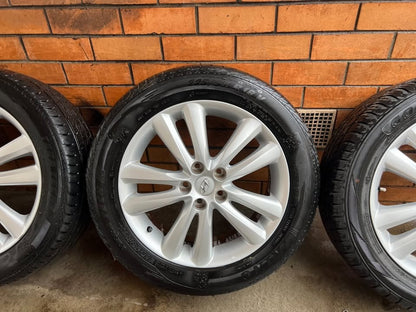 Hyundai 18" Alloy Wheels with Excellent Tyres
