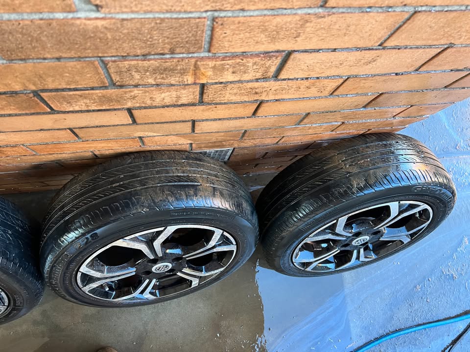 MG 4 Stud 16" Alloy Wheels with Good Tyres