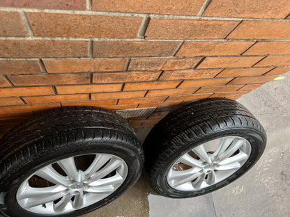 Hyundai 18" Alloy Wheels with Excellent Tyres