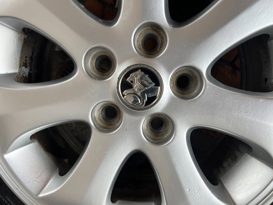Holden Commodore VE 16" Alloy Wheels with Toyo Tyres