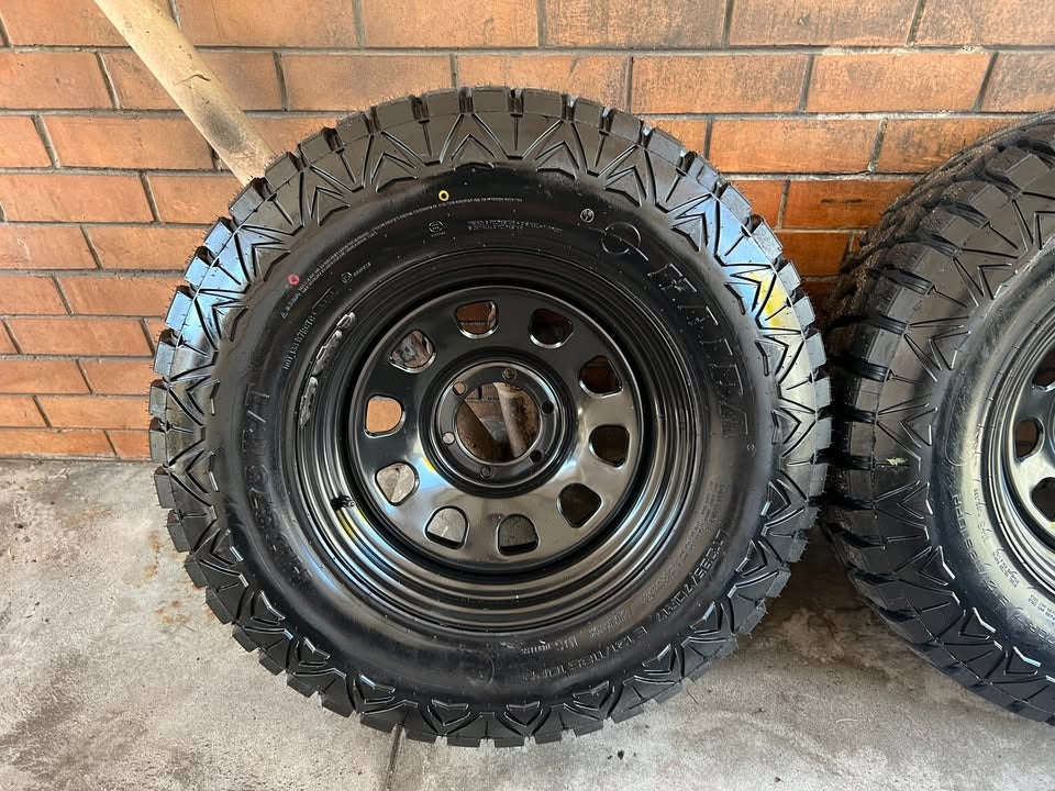 33" Rugged Terrain Tyres on 6 Stud Rims New