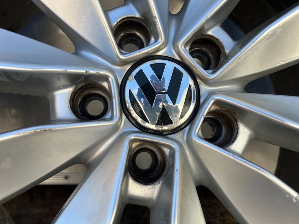 Volkswagen 19" Alloy Wheels with Good Tyres