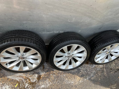 Volkswagen CC Interlagos 18" Alloy Wheels with Good Tyres