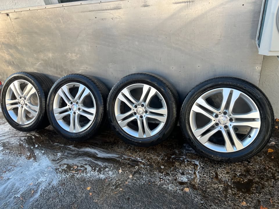 Mercedes Benz 18" Alloy Wheels with Tyres