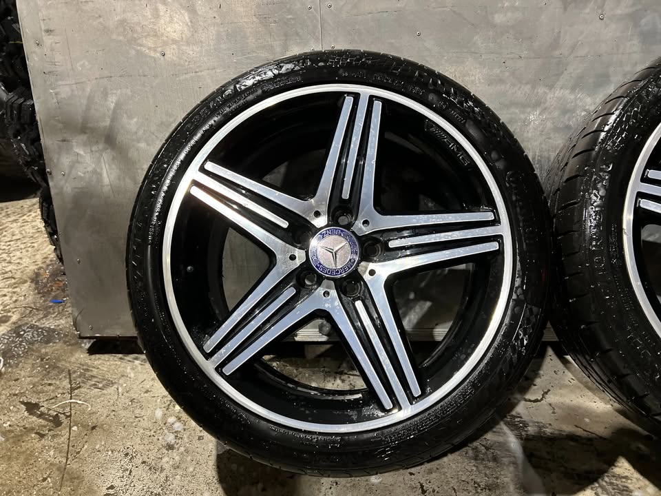 Mercedes AMG 18" Alloy Wheels with Excellent Tyres