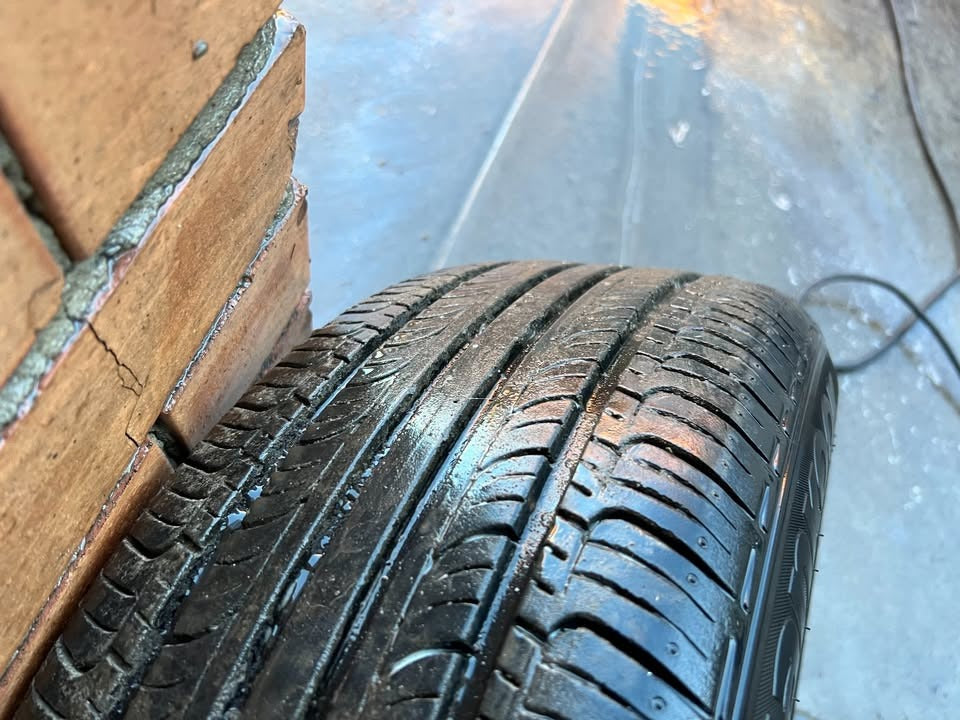 Honda HRV 17" Alloy Wheels with Near New Tyres