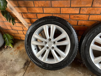 Hyundai 18" Alloy Wheels with Excellent Tyres