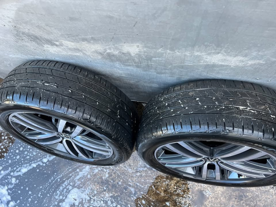 Volkswagen Tiguan 19" Alloy Wheels with Hankook Tyres