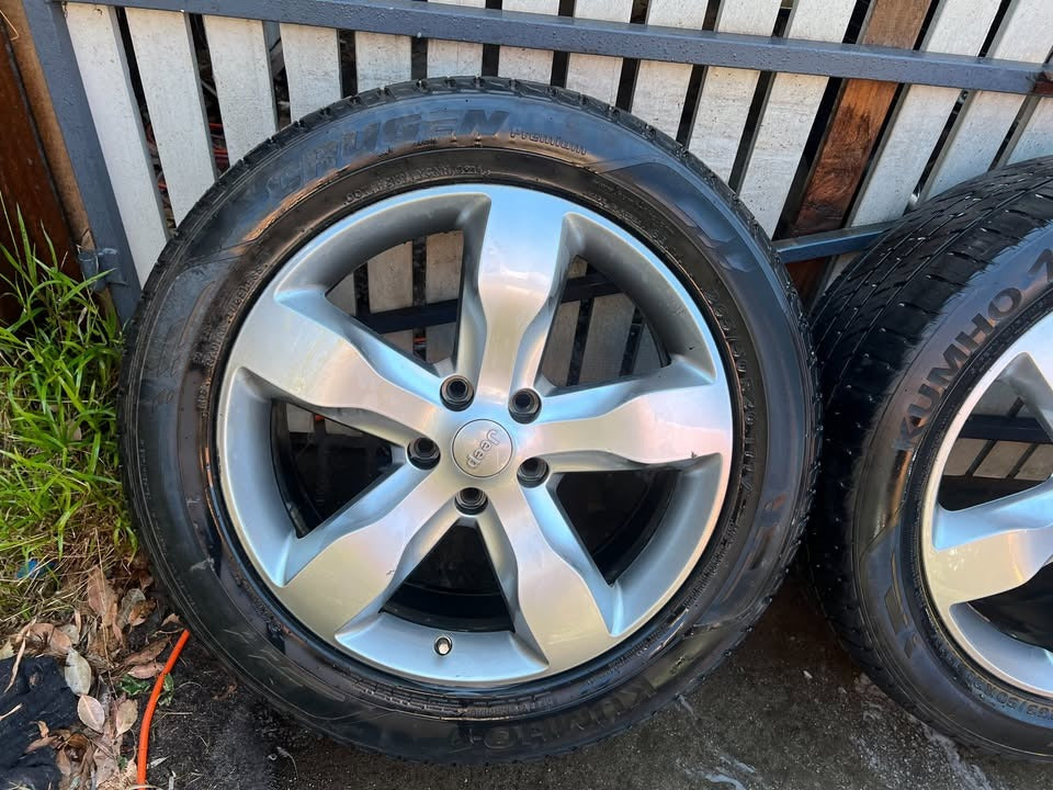 Jeep Cherokee 20" Alloy Wheels with Kumho Tyres