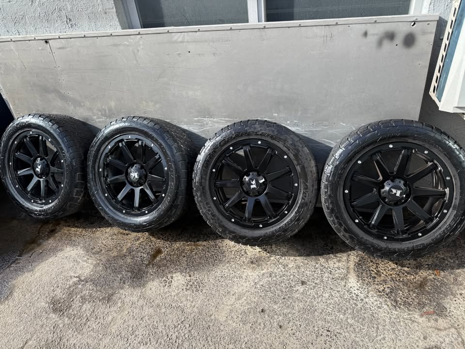 King 20" Alloy Wheels with Nitto A/T Tyres