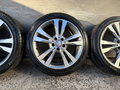 Mercedes Benz 18" Staggered C Class Alloy Wheels with Excellent Tyres