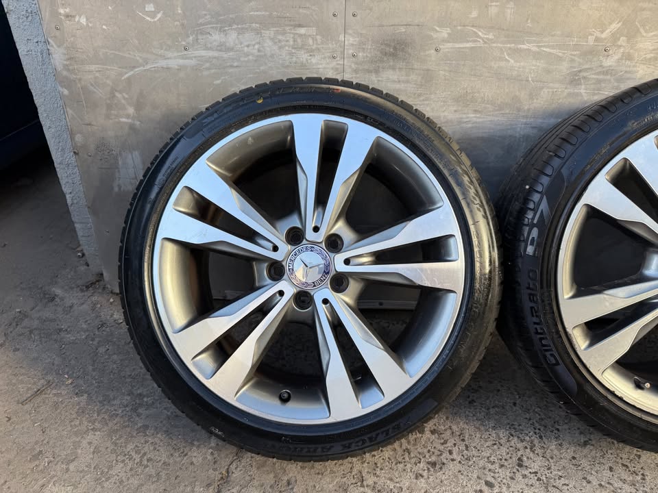 Mercedes Benz 18" Staggered C Class Alloy Wheels with Excellent Tyres