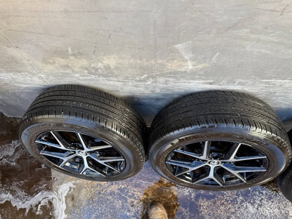 Toyota RAV4 18” Alloy Wheels with Excellent Tyres