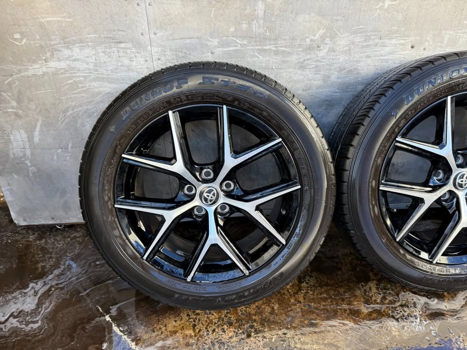 Toyota RAV4 18” Alloy Wheels with Excellent Tyres