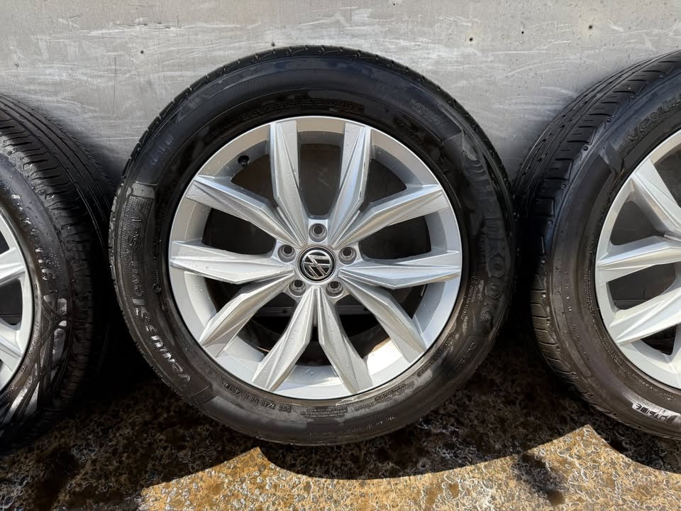 Volkswagen Tiguan 18” Alloy Wheels with Good Tyres