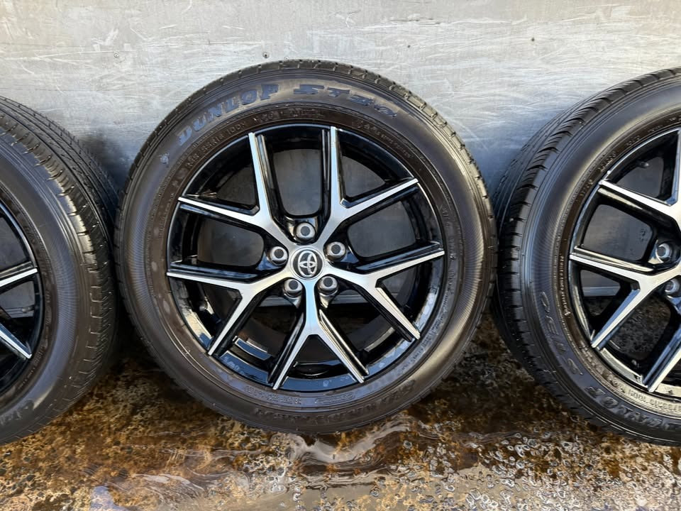 Toyota RAV4 18” Alloy Wheels with Excellent Tyres