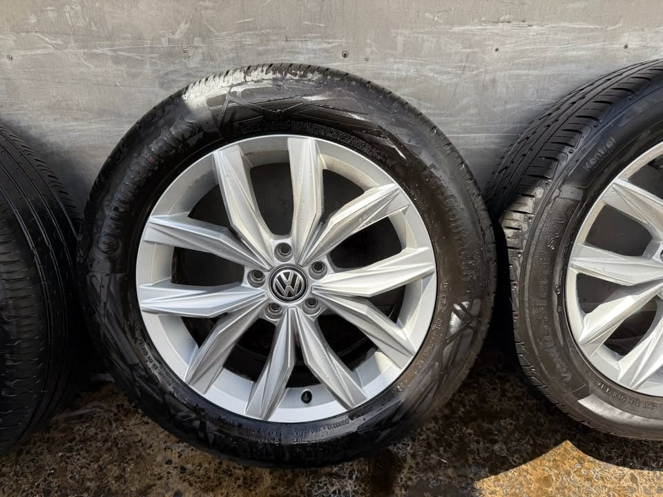 Volkswagen Tiguan 18” Alloy Wheels with Good Tyres
