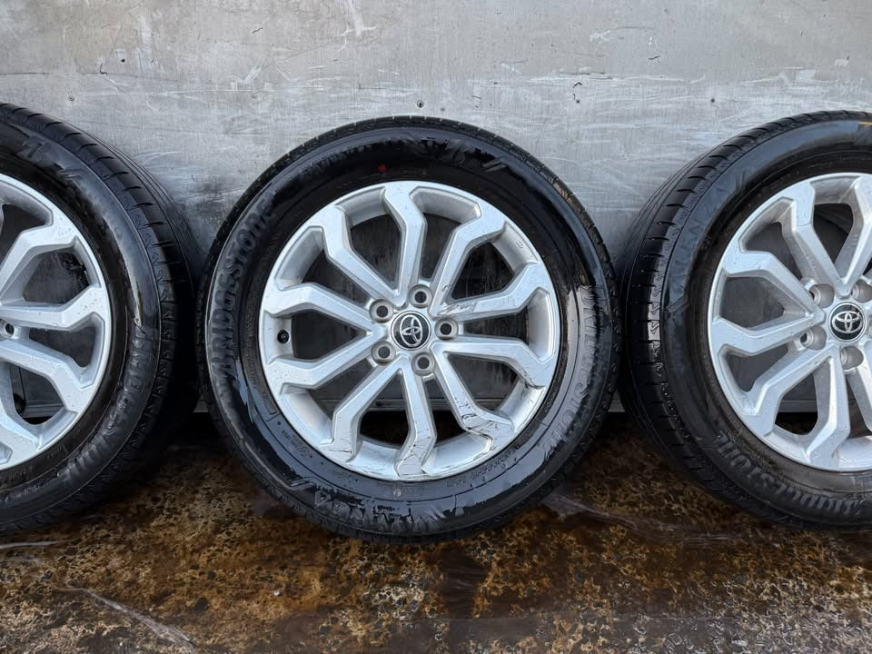 Toyota Yaris/Corolla Cross 17” Alloy Wheels with Tyres