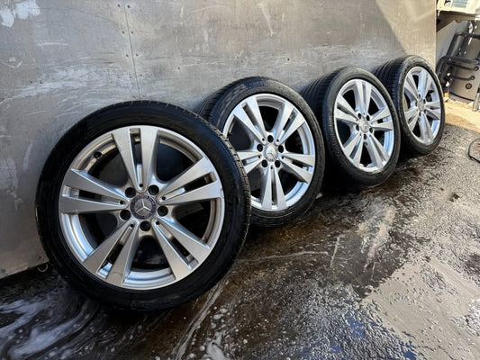 Mercedes 17” Alloy Wheels with Excellent Tyres